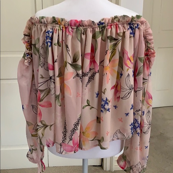 Revolve Floral off the shoulder top - Picture 3 of 6